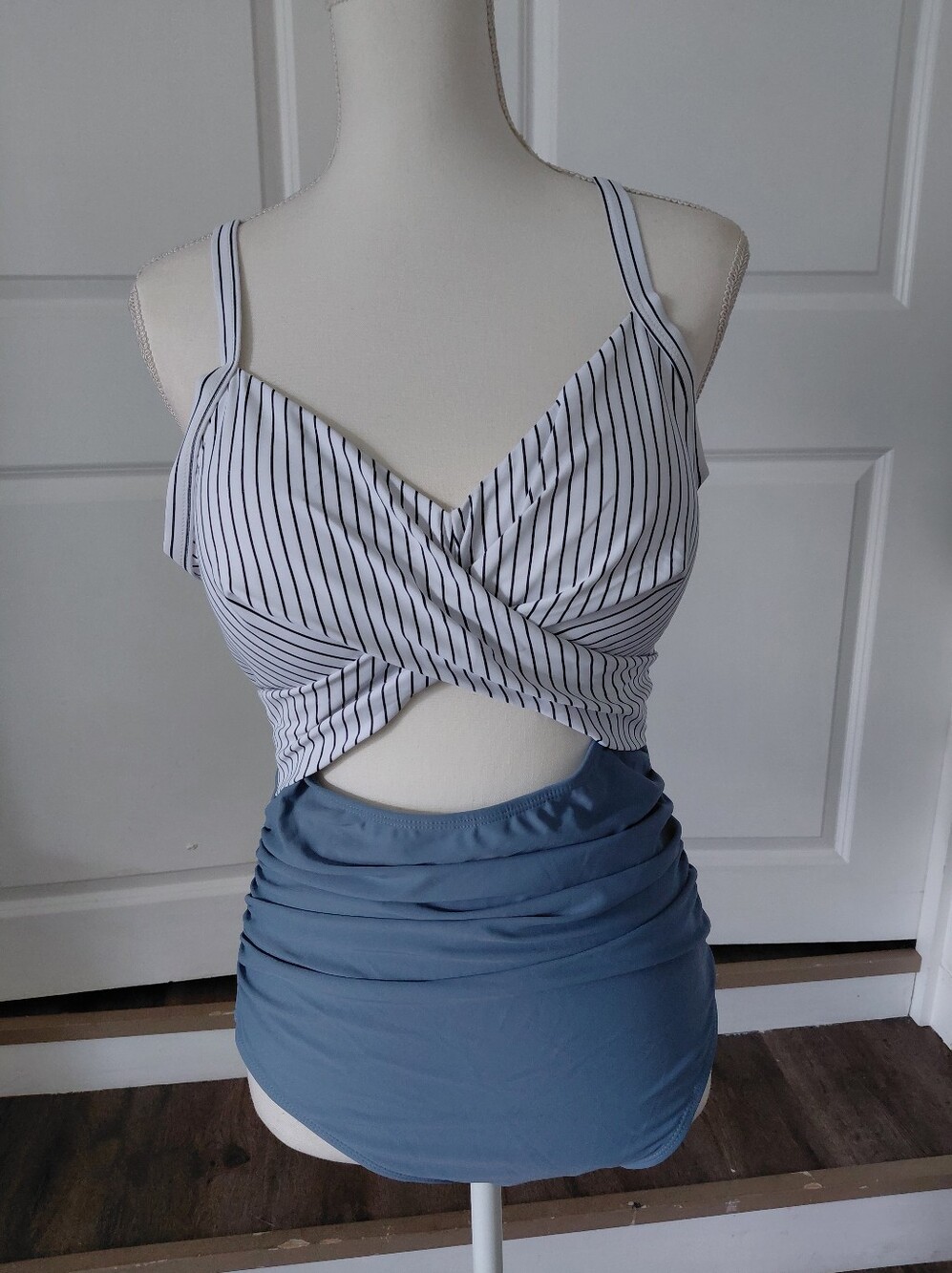 EOMENIE Women's One Piece Tummy Control Cutout High Waisted  Sz L NWT
